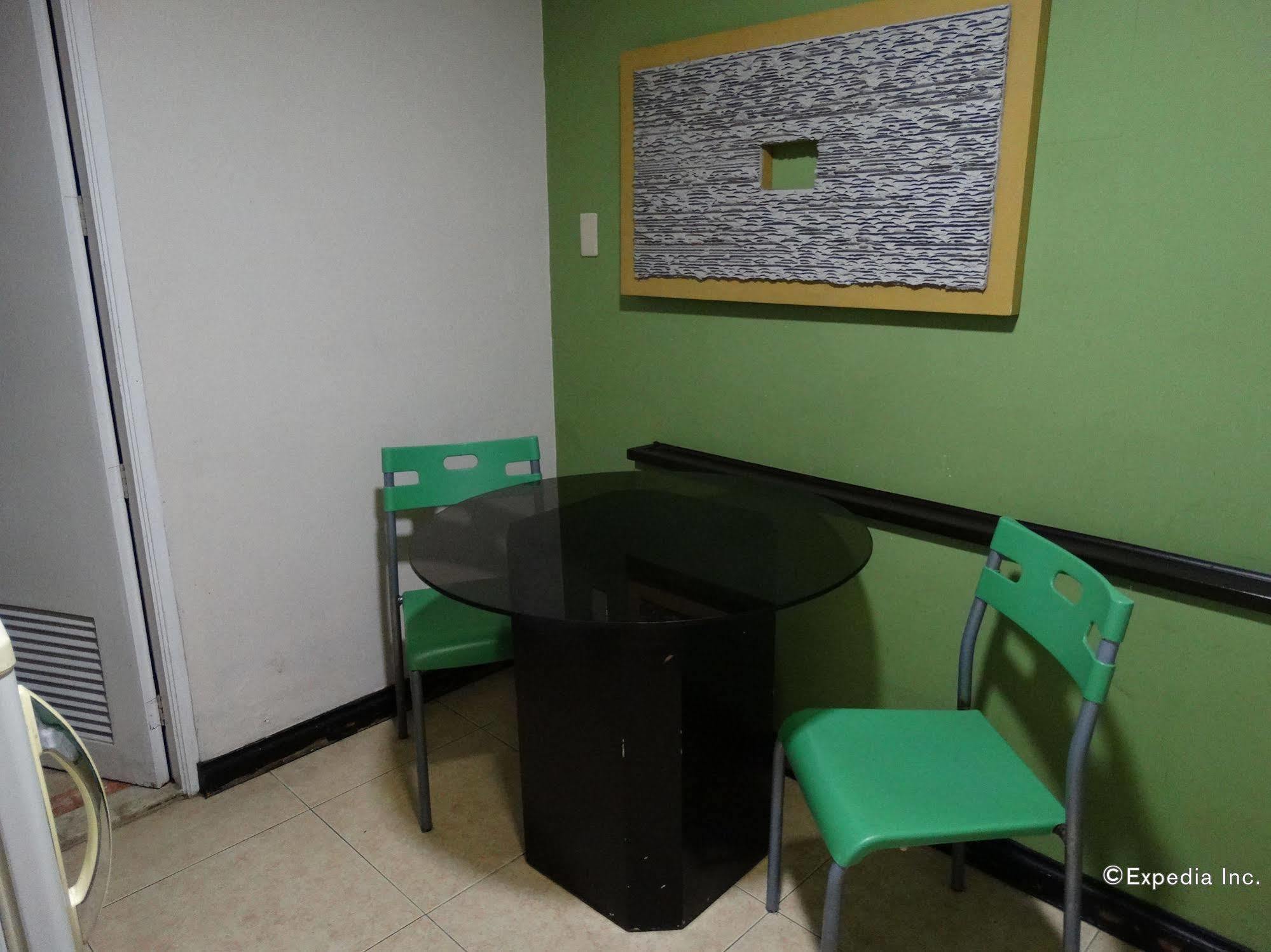 Ralph Anthony Suites Manila Esterno foto